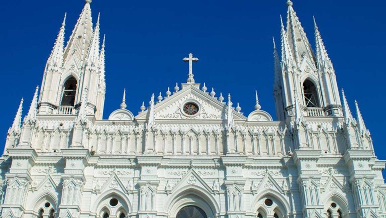 La Catedral de Santa Ana: Un Monumento Histórico y Arte Sagrado