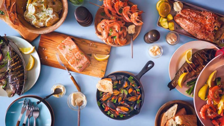 Nazaré: Un recorrido gastronómico por los mejores restaurantes para disfrutar de mariscos frescos